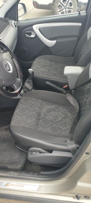 Продам Ларгус кросс!