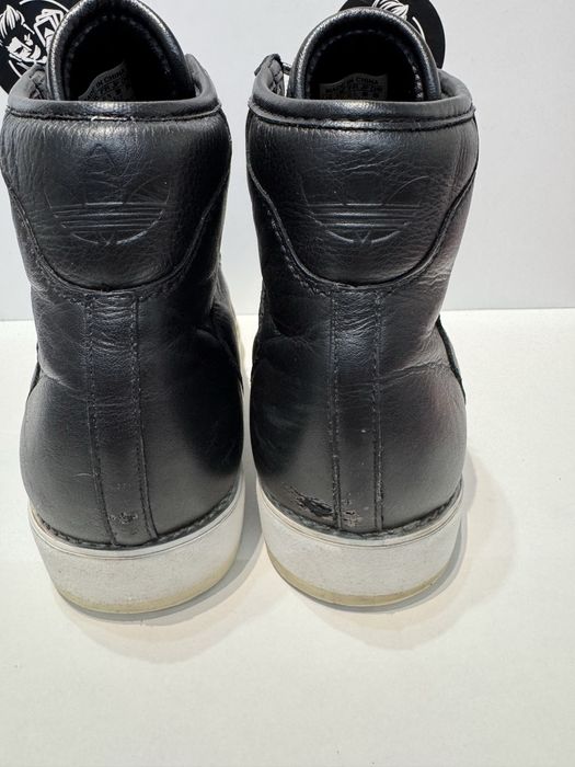 Боти ADIDAS .Номер 41.5