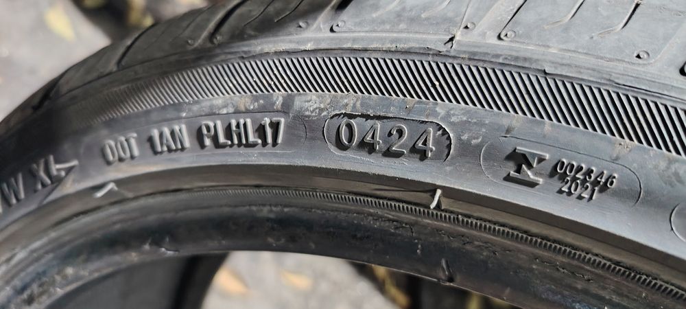 215/40Z/17 летняя