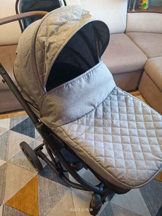 Детская коляска +кресло для машины