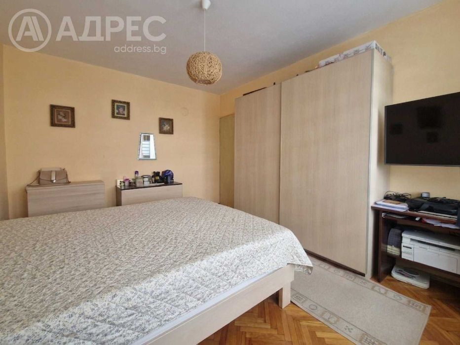 Тристаен апартамент, Възраждане, 86 кв.м., ет. 5/7, ТЕЦ, тухла, обзаведен