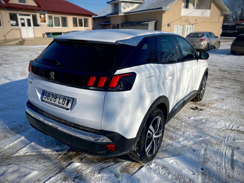Vând Peugeot 3008 2019 1.2 benzina