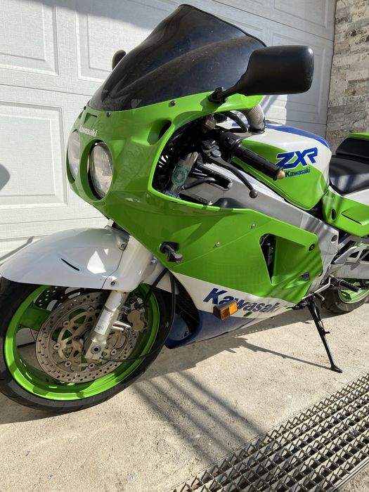 Motocicleta Kawasaki ZXR 750 H1