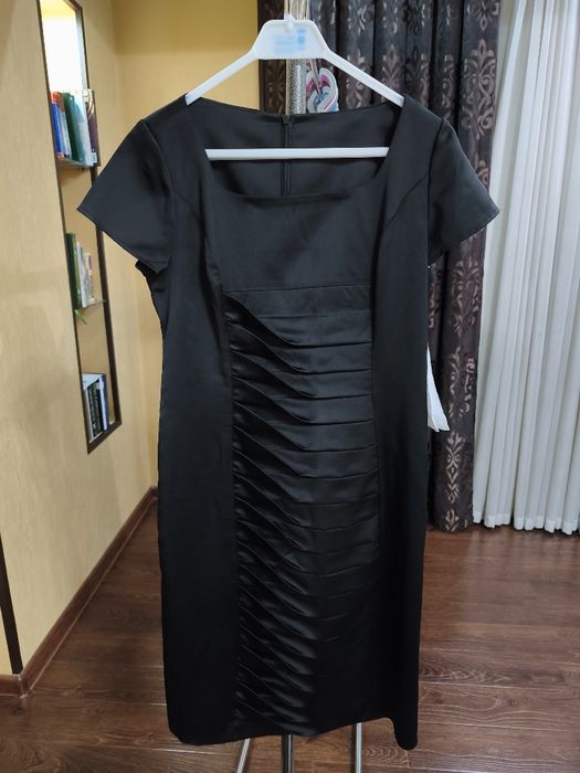 Элегантный костюм-двойка: Жакет и Платье