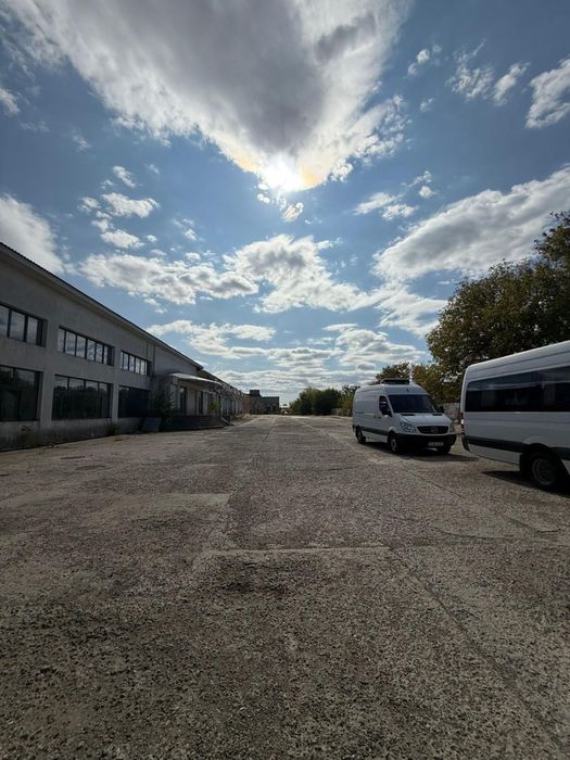 De inchiriat Hala industriala cu spatii de birouri Slobozia Abator