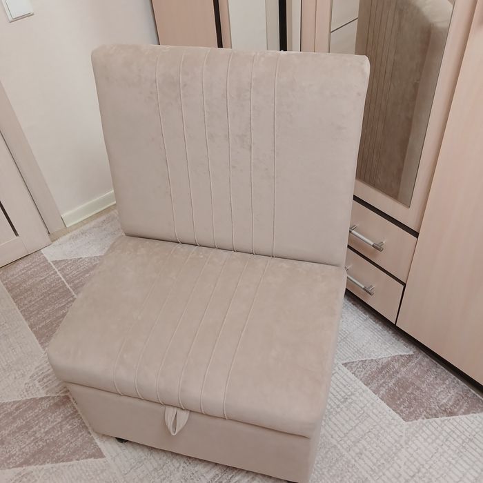 Продам стул в прихожую