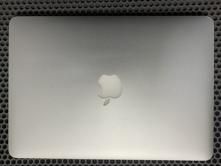 Macbook pro 13 2015 Retina. Ssd 256gb.