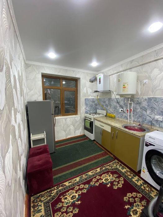 Шарк базар янда квартира 1 комнитный