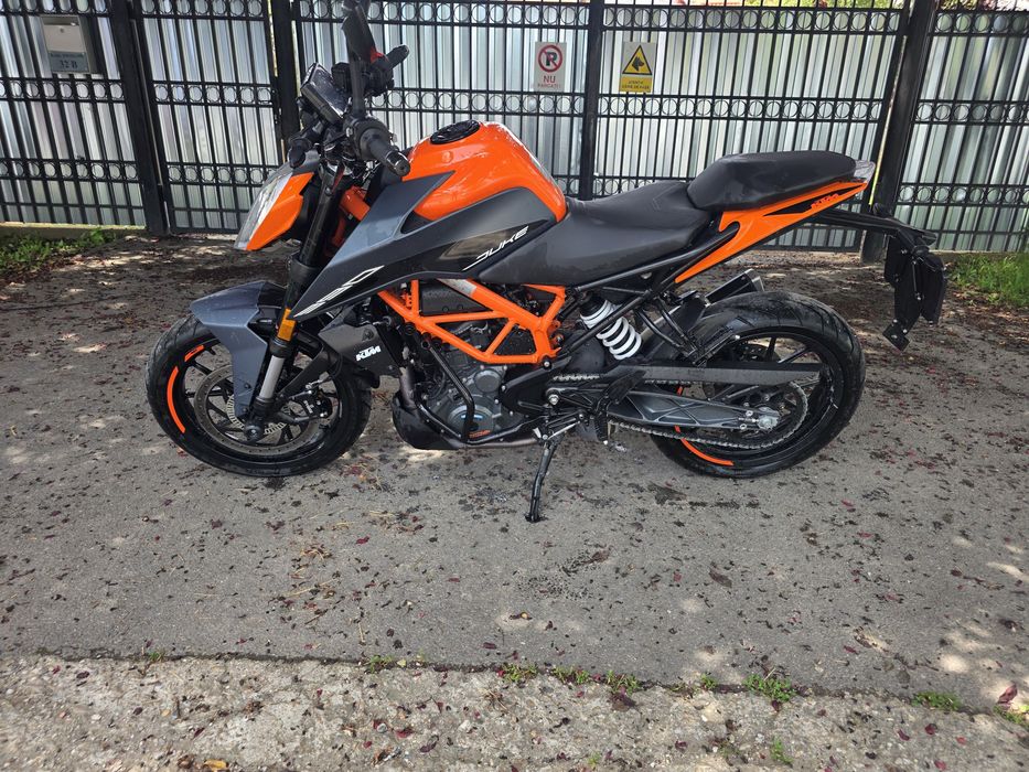KTM 390  DUKE model 2023