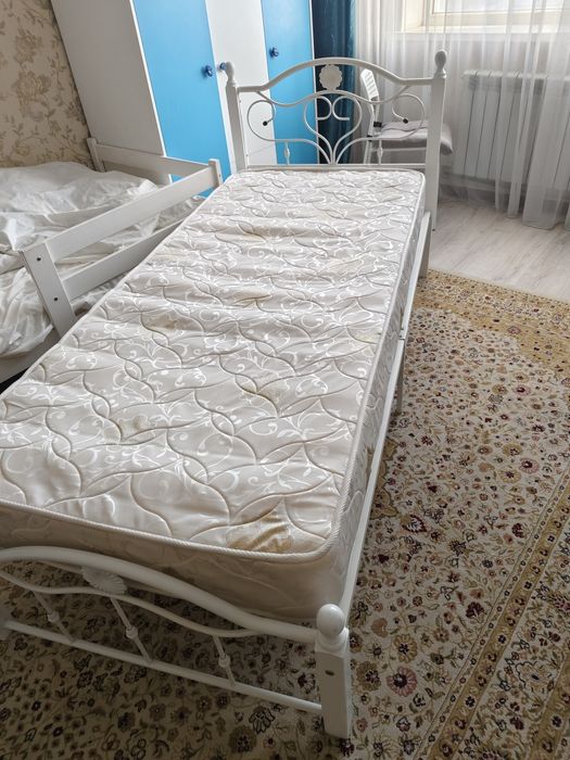 Малайзия Кровать ковочный 200х90 есть 5шт