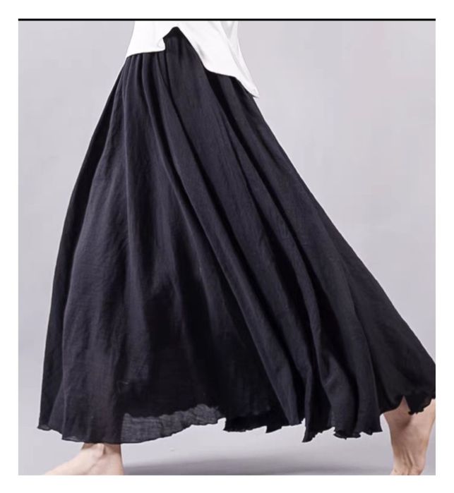 Платье и юбка.