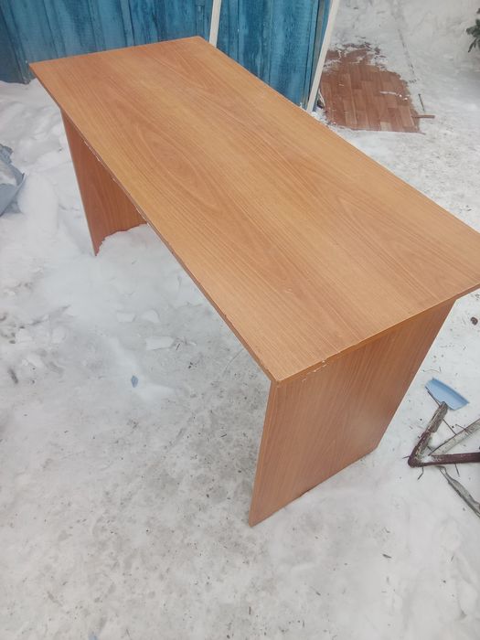 Срочно продам 2 стола