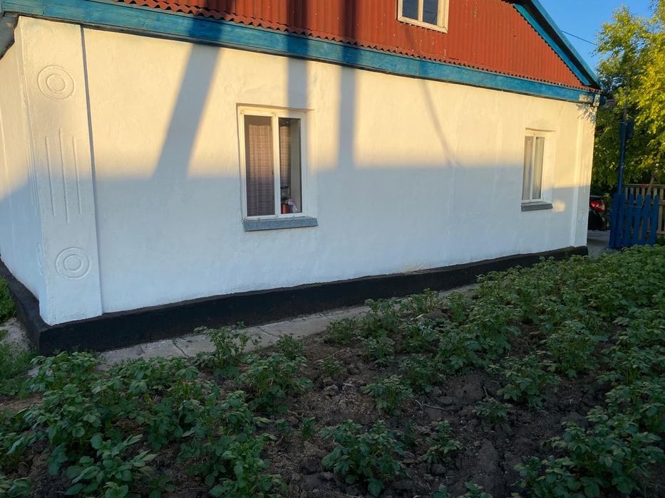 частный полублагоустроенный дом