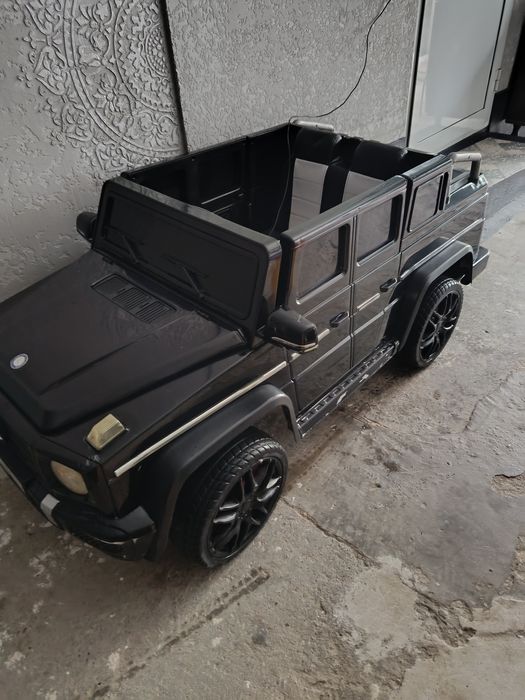 Mercedes Benz baby car