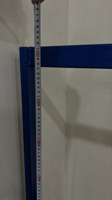 Продам вешалку металичесскую