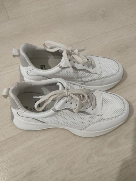 Продам кроссовки