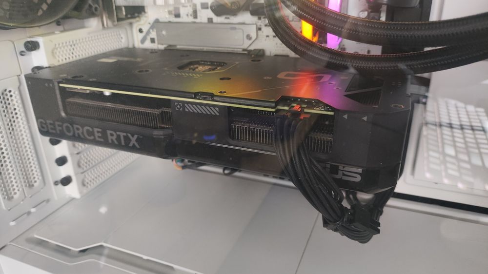 Продам видеокарту Asus RTX 4070 12 Gb