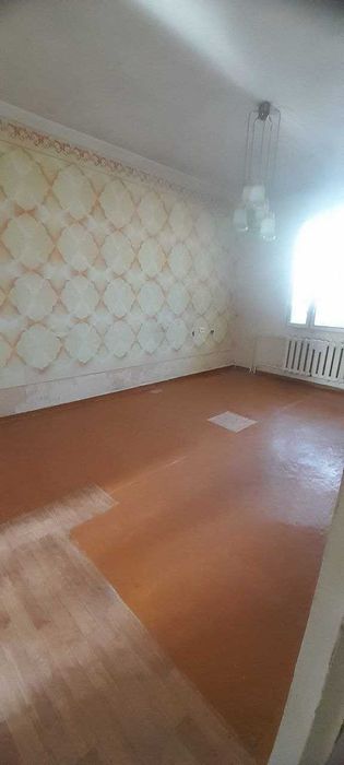 Продаю квартиру.  АХМАД ДОНИШ Юнусабад 13 2/4/4