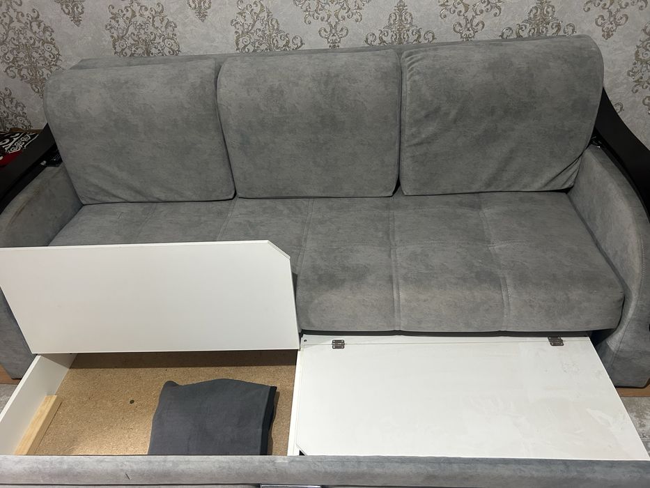 Продам Диван Срочно!!!