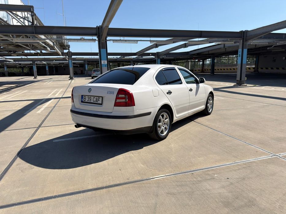 SKODA Octavia 2012 — imagine 2