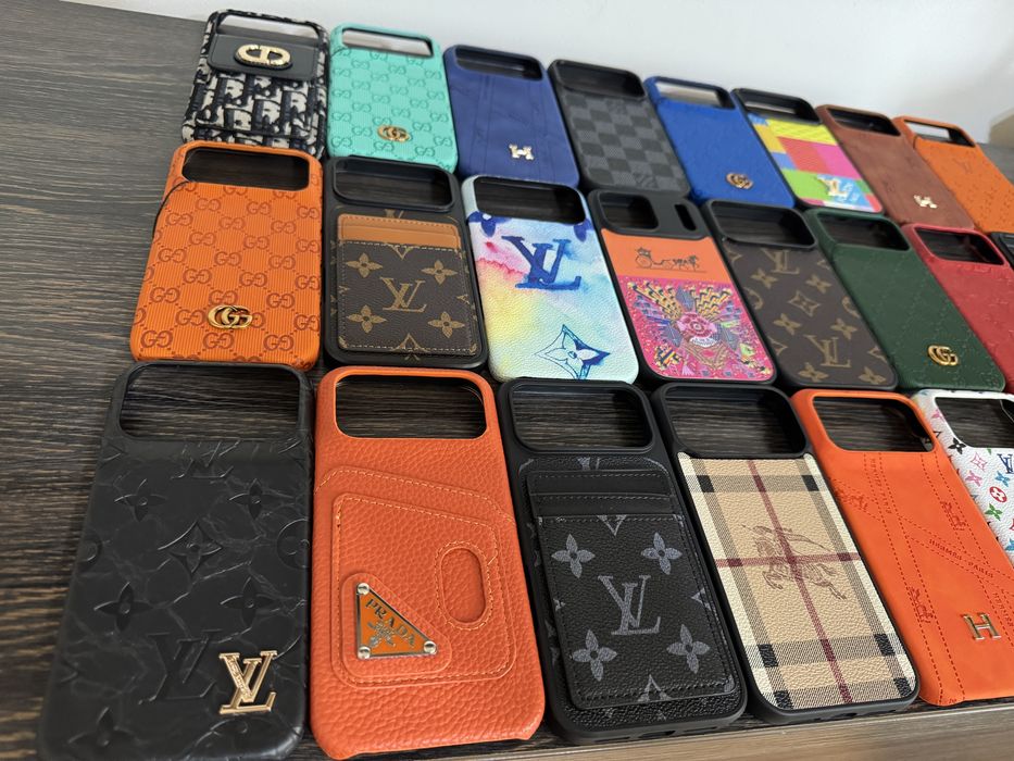 Husa Prada Gucci Lv Louboutin OffWhite - iPhone 17 Pro / 17 Pro Max