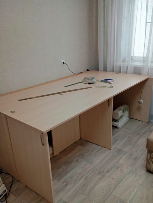 Продам стол для шитья