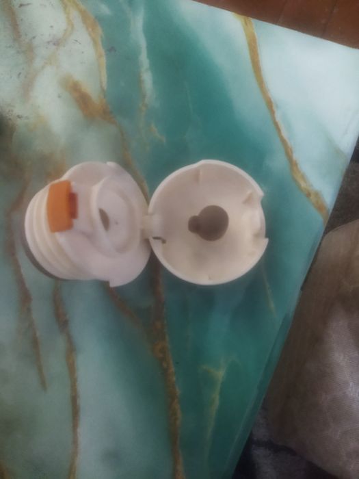 Продам новый термос 2,75 литров