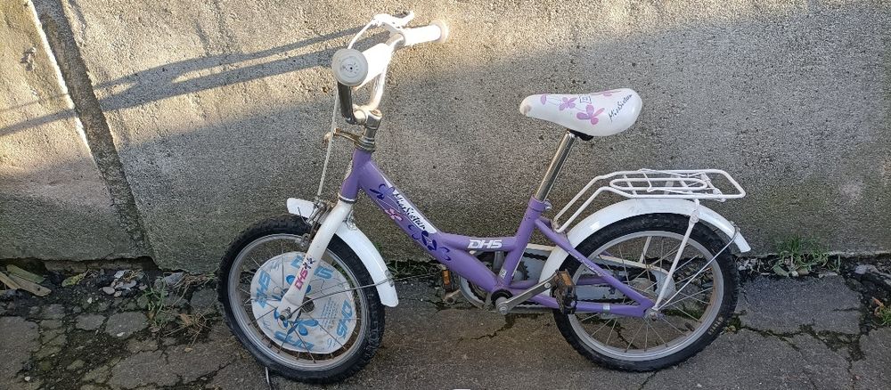 Bicicletă fete 6-10 ani cu roți 16