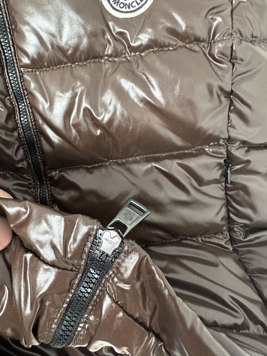 Чисто нови дамски елеци , единични бройки!