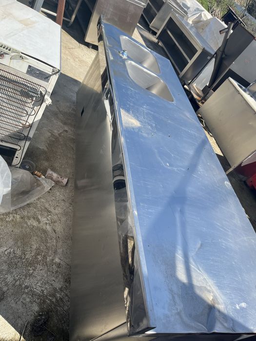 Работна маса неръждавейка