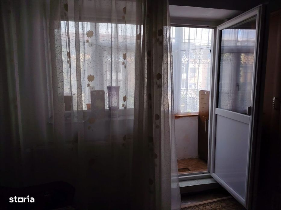 Apartament 3 camere  LAPUS - stradal