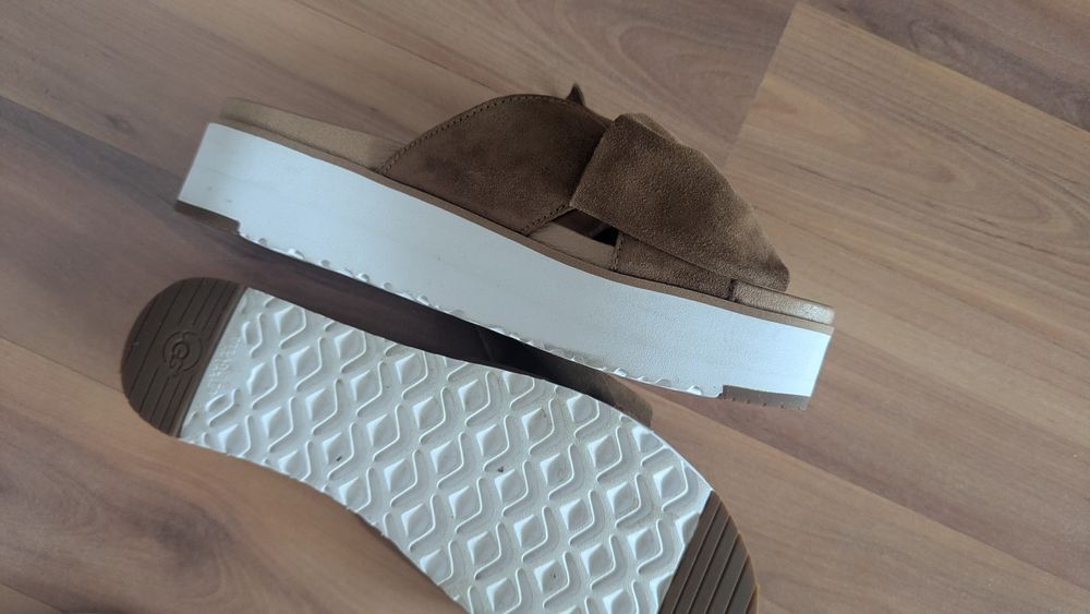 Дамски платформи UGG от естествена кожа