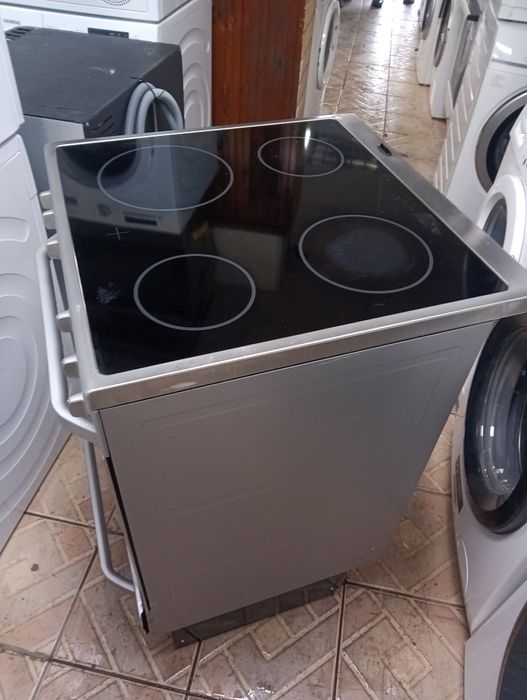 Иноксова  печка с керамичен плот Electrolux 2 години Гаранциия
