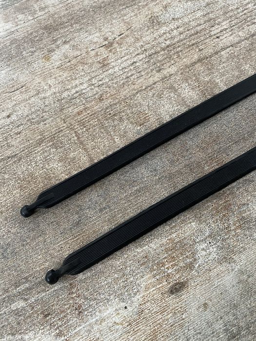 Резинки на ковер в багажник BMW e34 e39 e38