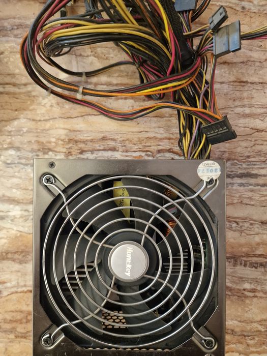Продам блок питания   600 w ватт 700 w ватт 550 w ватт  400w