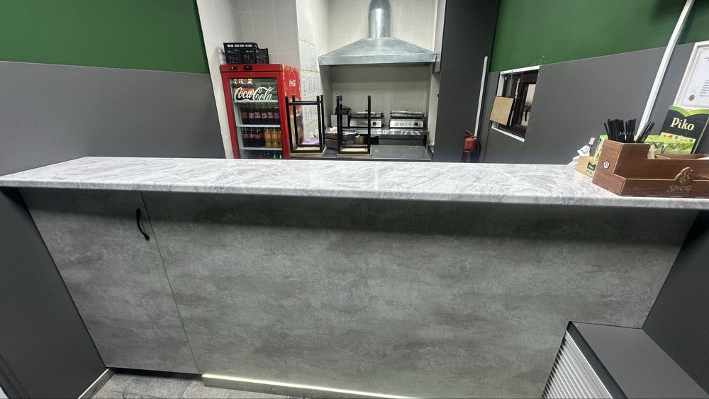 Продаётся готовая точка фастфуда.