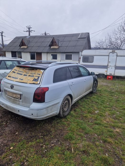 Vand sau dezmembrez toyota avensis t25 ,2.0 d interior de piele