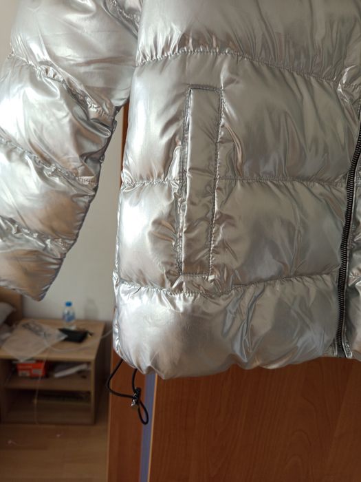 Две зимни якета еднакво 40 и 42 размер