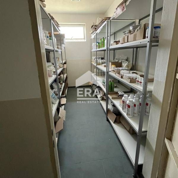 Дава се под наем Магазин в с. Стамболово, Област Хасково - 430 кв.м за 408 € - Снимка #3