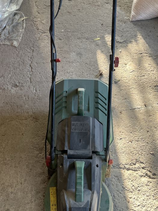Masina de tuns gazon electrica !