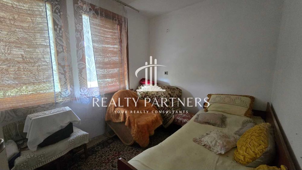 Продава КЪЩА - с. Кошарево, обл. Перник