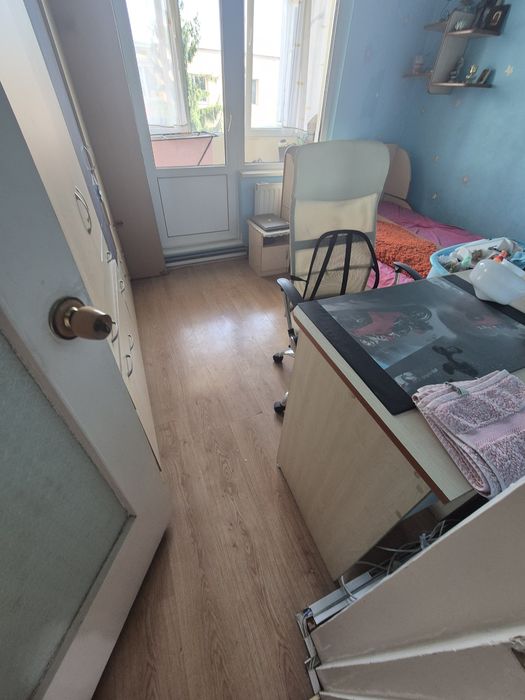Vând apartament 3 camere confort 1 sporit, 2 bai, decomandat etaj 4, strada Muncii, Fortuna, Tudor — fotografia 1