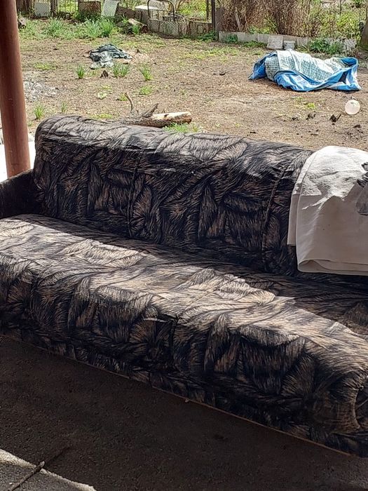 Отдам бесплатно два дивана