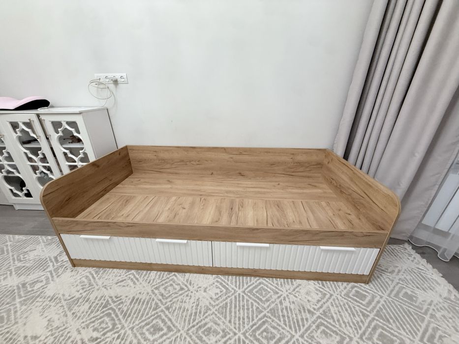 Продам кровать 90-200 см Беларусь