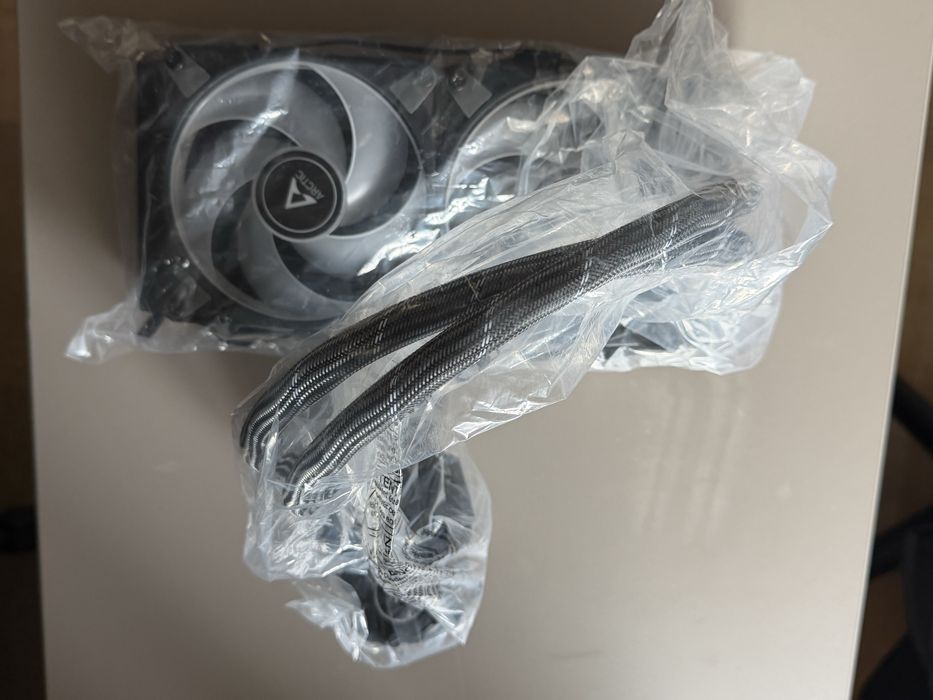 Cooler procesor ARCTIC Liquid Freezer II 240 A-RGB 68.9 CFM Negru