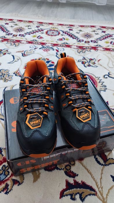 Спецкроссовки 39размер