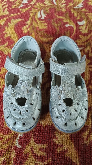 Сандалии для девочки