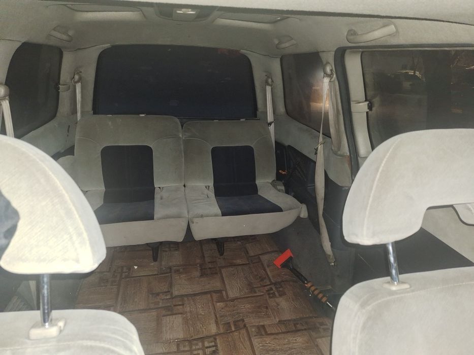 Продам Nissan largo