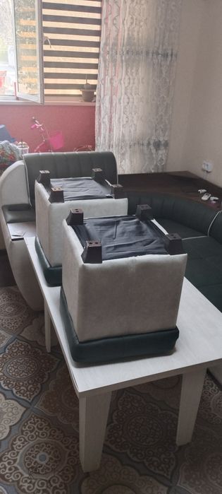 Продается уголок для кухни но можно и в зал