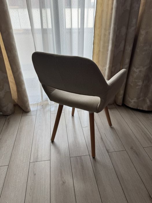 Scaun modern textil bej